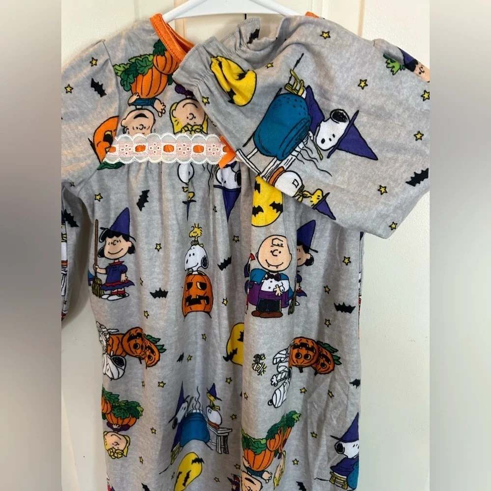 Peanuts Girls Halloween Nightgown  Charlie Brown Snoopy Great Pumpkin Size 4